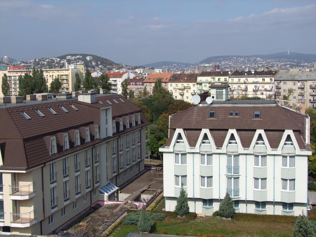 Hotel Bara Junior Budapest Luaran gambar