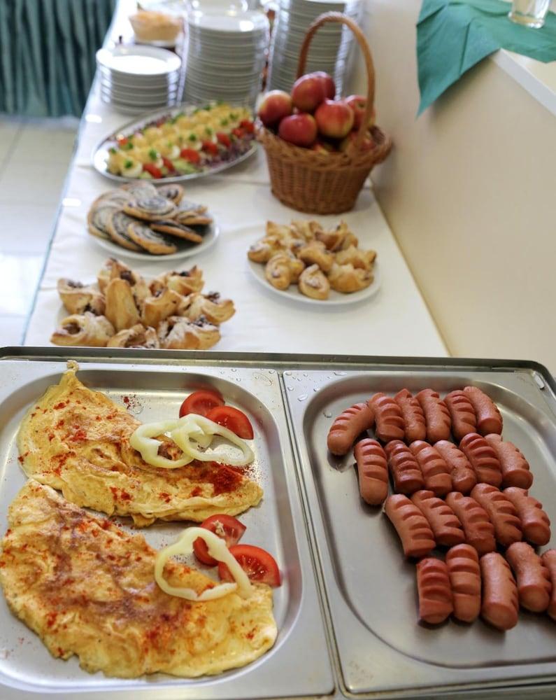 Hotel Bara Junior Budapest Luaran gambar