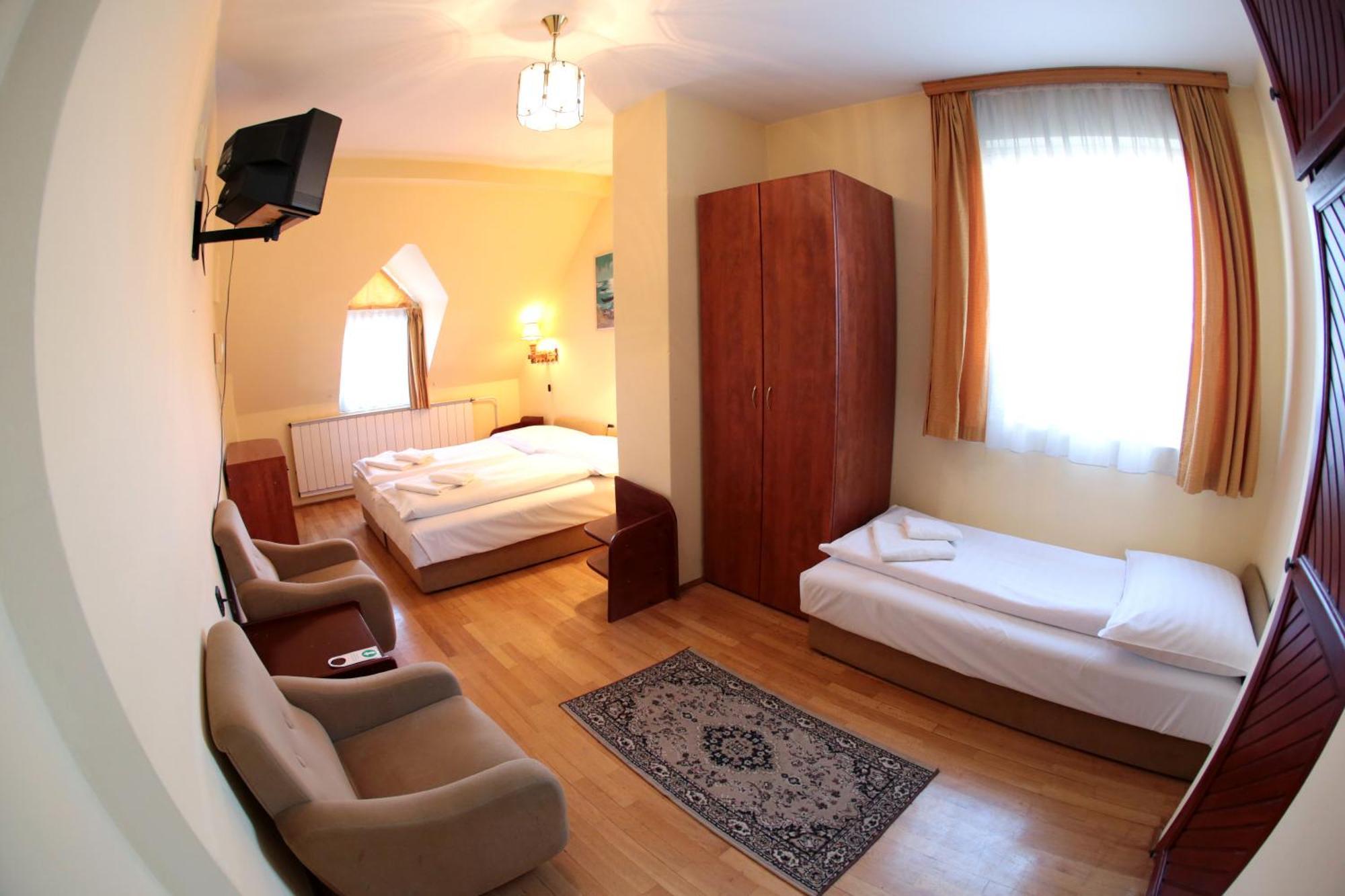 Hotel Bara Junior Budapest Luaran gambar