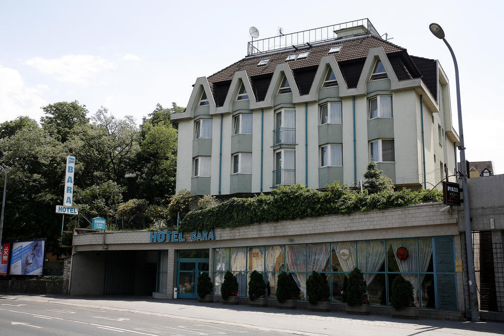 Hotel Bara Junior Budapest Luaran gambar