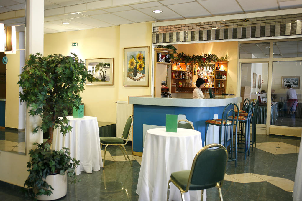 Hotel Bara Junior Budapest Restoran gambar