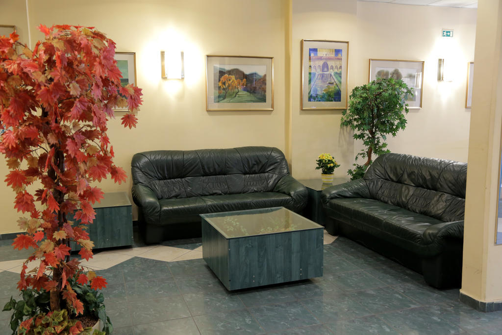 Hotel Bara Junior Budapest Luaran gambar