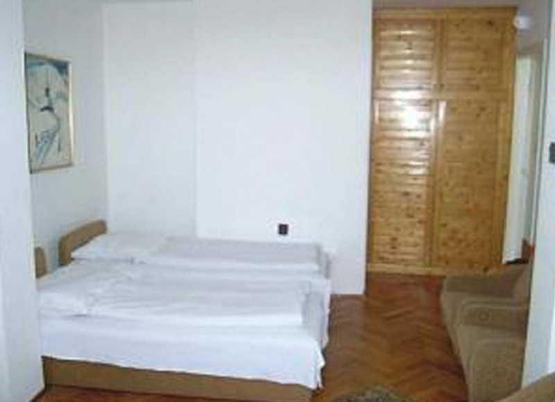 Hotel Bara Junior Budapest Luaran gambar