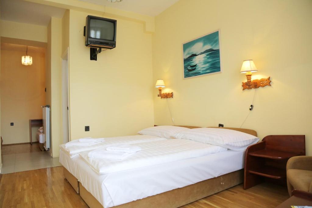 Hotel Bara Junior Budapest Bilik gambar