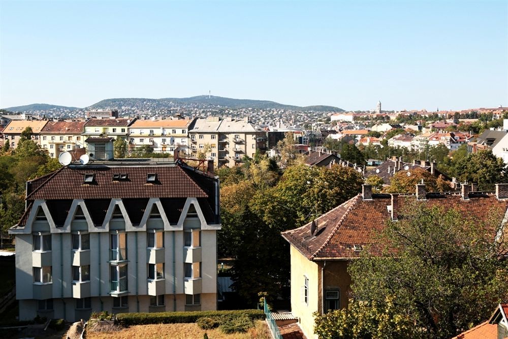 Hotel Bara Junior Budapest Luaran gambar